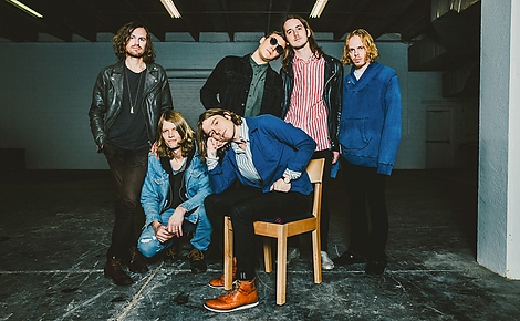 Cage the Elephant esencí indie, punku a noise