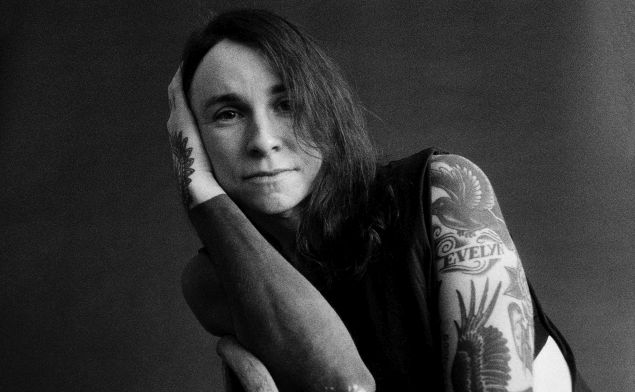 Krize středního věku a hledání svého já (Laura Jane Grace)