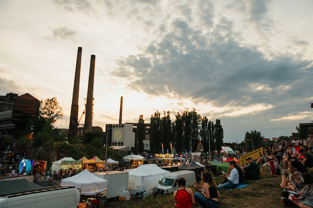 Ostrovy a ostrůvky deviací aneb nechte gongy znít (Colours of Ostrava 2023)