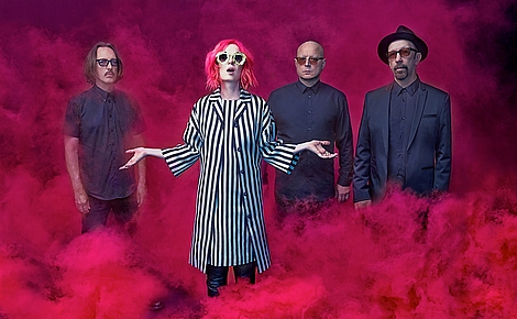 Garbage, nová skladba a turné s Blondie