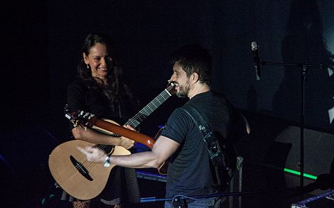 De metal en las guitarras acústicas (Rodrigo y Gabriela)