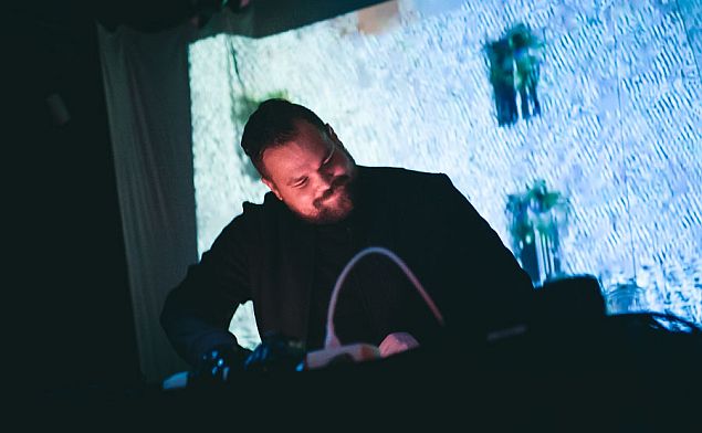 Com Truise, 7.3.2018, MeetFactory, Praha