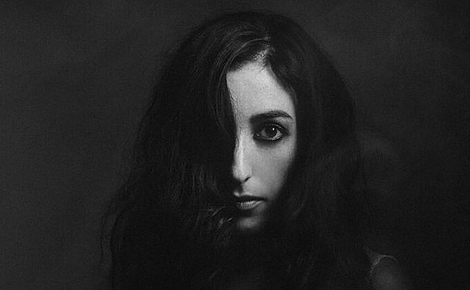 Marissa Nadler a všechny barvy temnoty